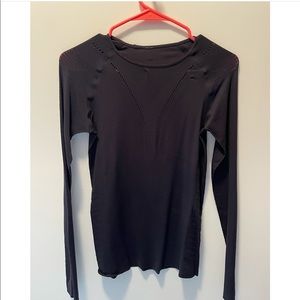 Lululemon long sleeve shirt
